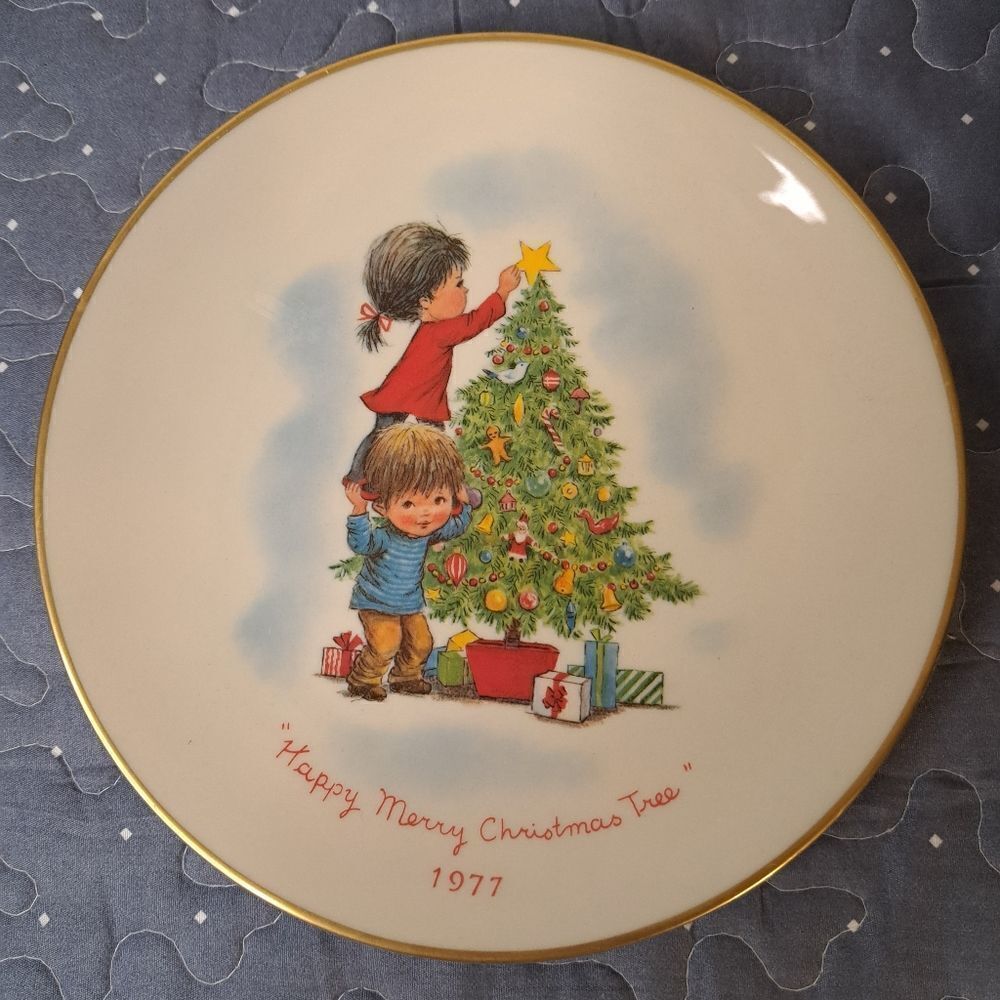 Happy Merry Christmas Tree 8 inch 1977 plate